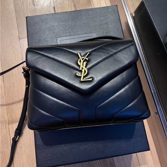 SOLD Yves Saint Laurent (YSL) Toy Loulou Black Quilted Leather Handbag - Picture 4 of 11